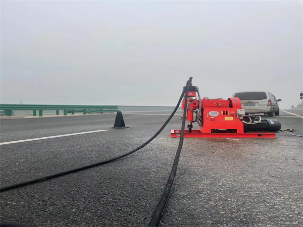 越西马路路基路面开裂下沉注浆加固灌浆