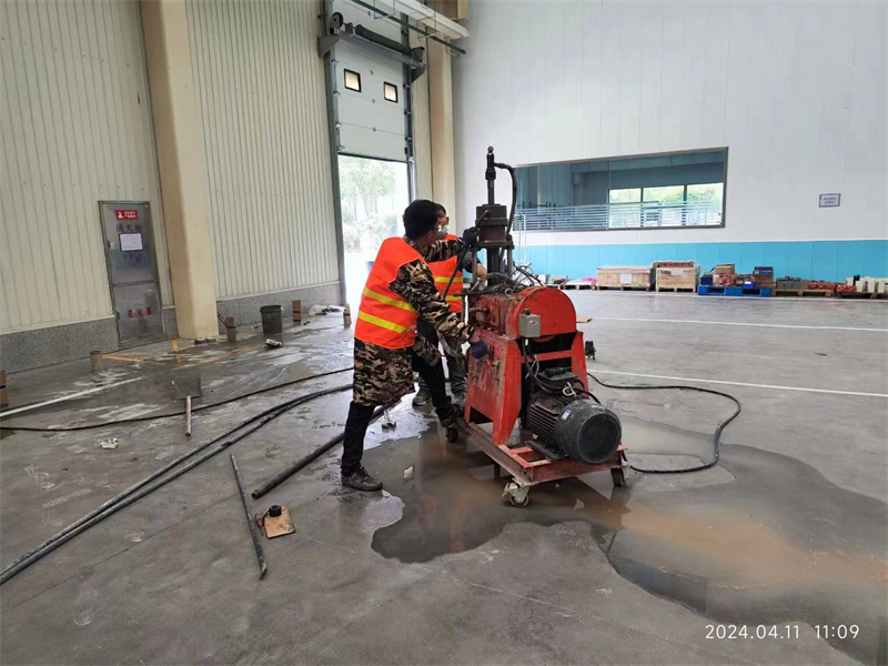 越西厂房地面下沉塌陷注浆加固施工